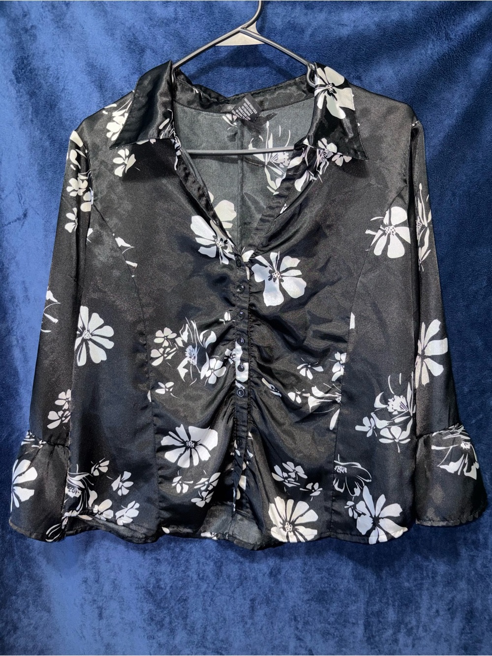 Ava & Grace Black and White Floral Satin Ruched Blouse